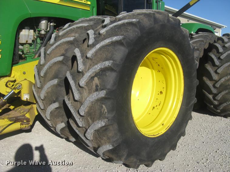 image for item L3920 2006 John Deere 9520 Scraper Special 4WD tractor