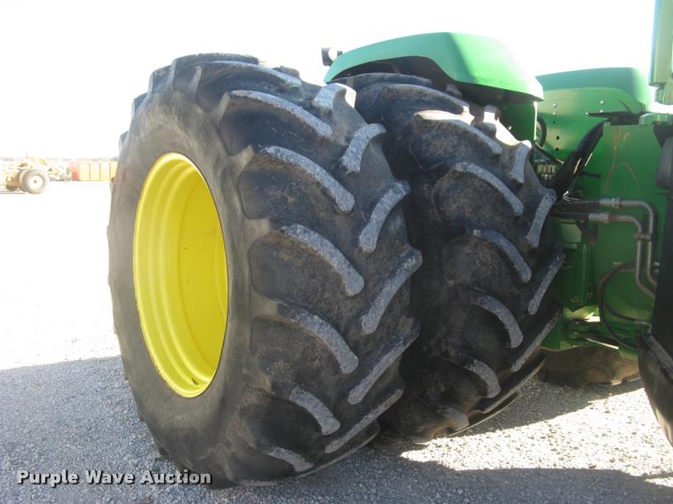 image for item L3920 2006 John Deere 9520 Scraper Special 4WD tractor