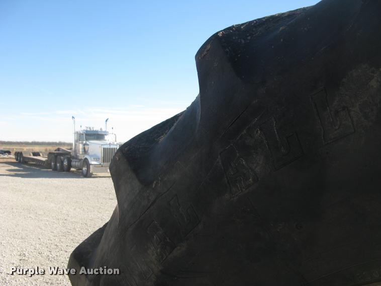 image for item L3920 2006 John Deere 9520 Scraper Special 4WD tractor