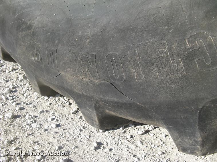 image for item L3920 2006 John Deere 9520 Scraper Special 4WD tractor