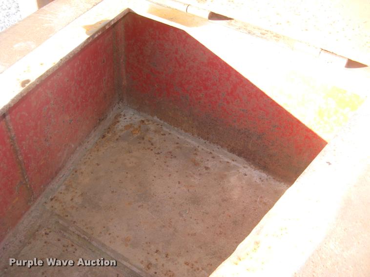 image for item L3921 2001 Central equipment trailer