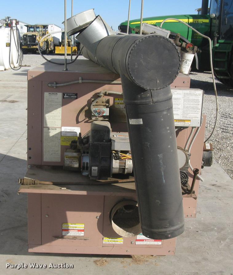 image for item L3924 2006 Reznor RA350 oil burner heater