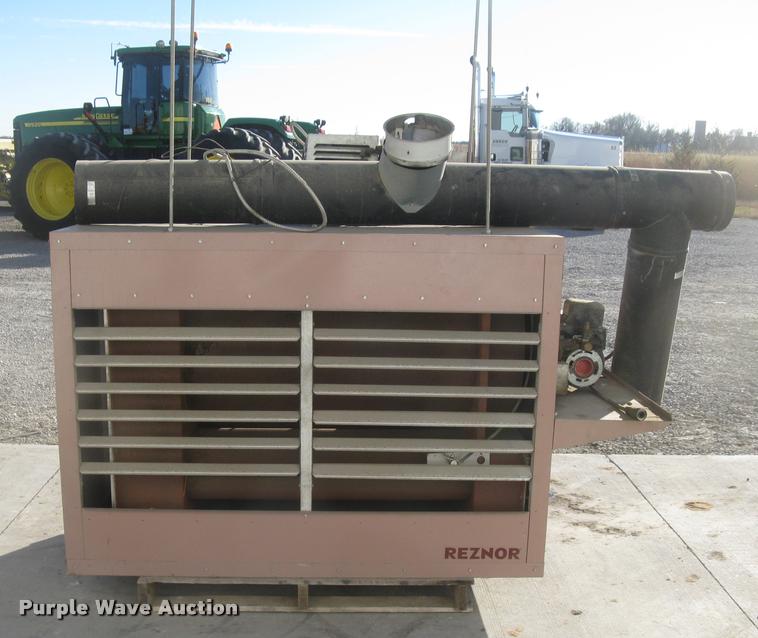 image for item L3924 2006 Reznor RA350 oil burner heater