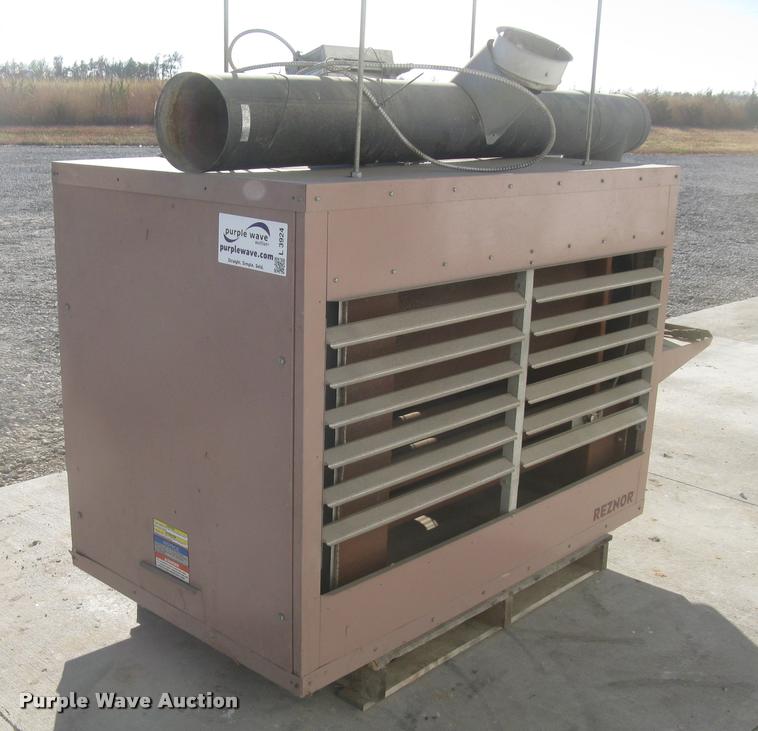 image for item L3924 2006 Reznor RA350 oil burner heater