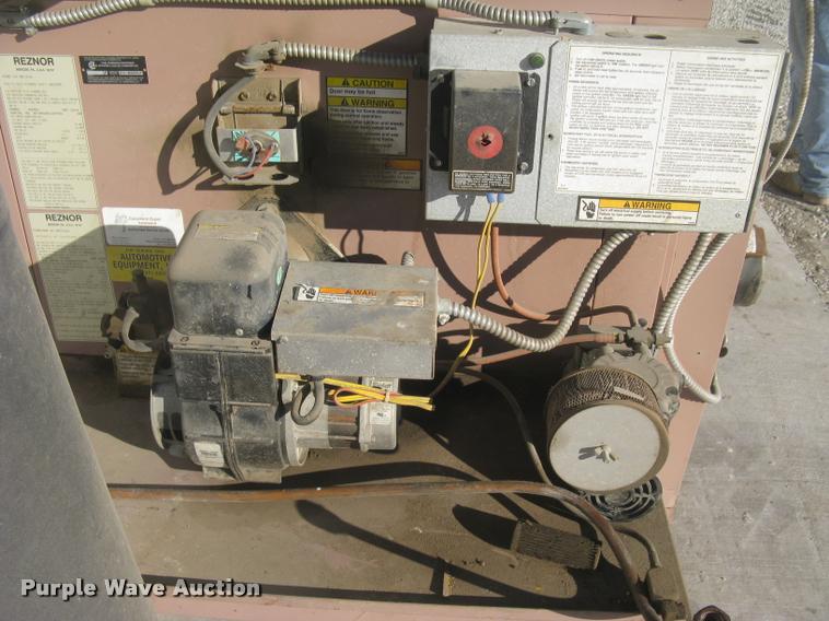 image for item L3924 2006 Reznor RA350 oil burner heater