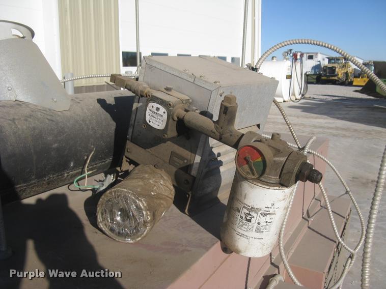 image for item L3924 2006 Reznor RA350 oil burner heater