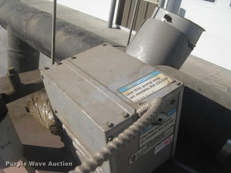 image for item L3924 2006 Reznor RA350 oil burner heater