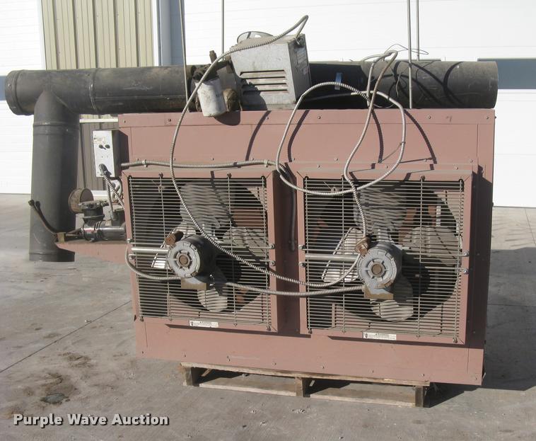 image for item L3924 2006 Reznor RA350 oil burner heater