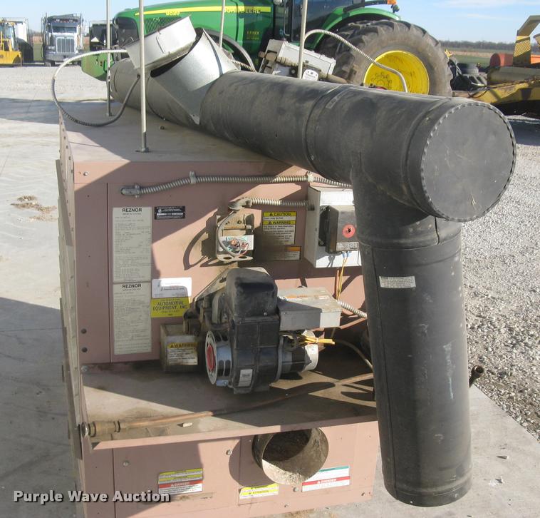 image for item L3924 2006 Reznor RA350 oil burner heater