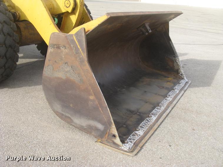 image for item L3927 1992 Caterpillar 950F wheel loader