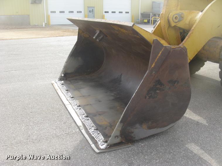 image for item L3927 1992 Caterpillar 950F wheel loader