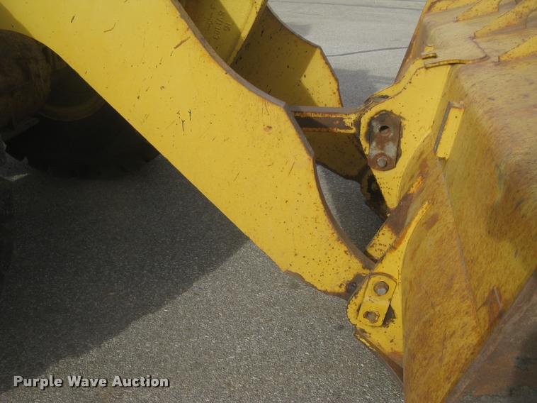 image for item L3927 1992 Caterpillar 950F wheel loader