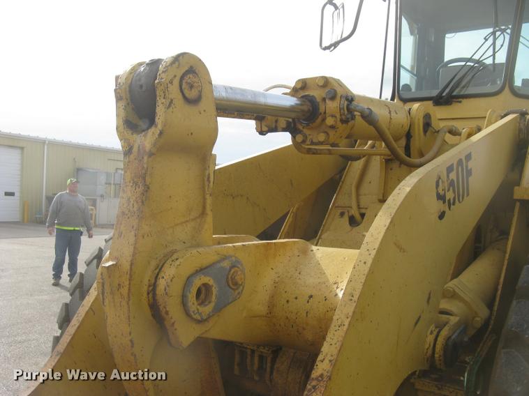 image for item L3927 1992 Caterpillar 950F wheel loader