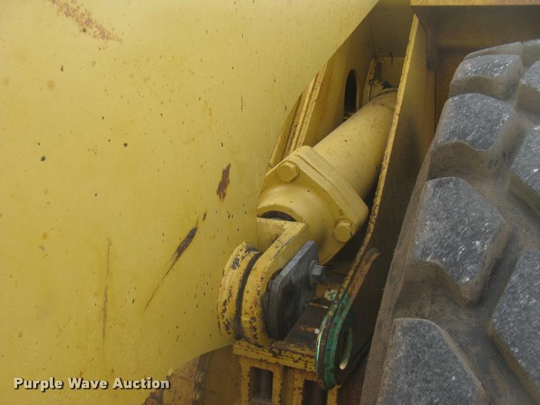 image for item L3927 1992 Caterpillar 950F wheel loader