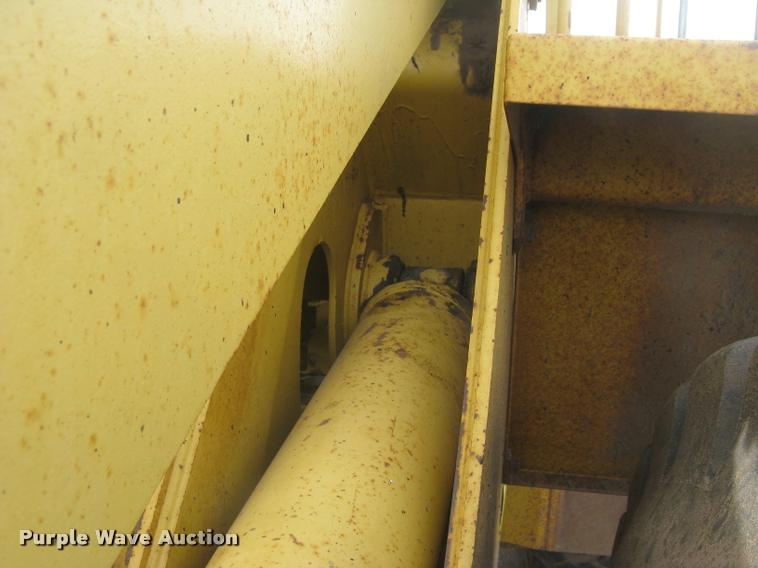 image for item L3927 1992 Caterpillar 950F wheel loader