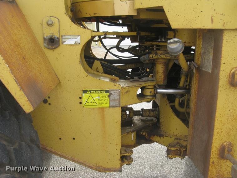 image for item L3927 1992 Caterpillar 950F wheel loader