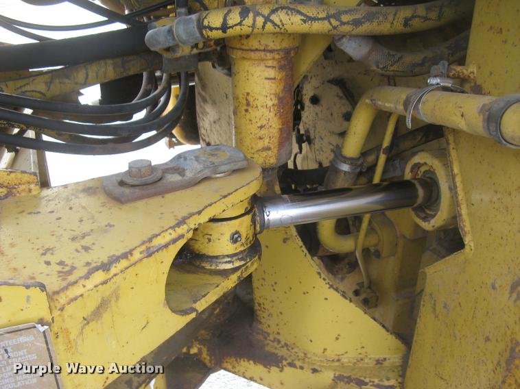 image for item L3927 1992 Caterpillar 950F wheel loader