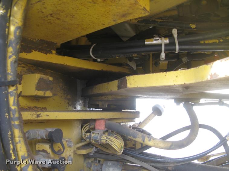 image for item L3927 1992 Caterpillar 950F wheel loader