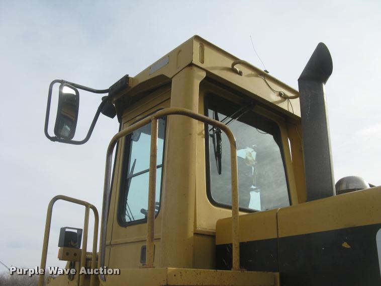 image for item L3927 1992 Caterpillar 950F wheel loader