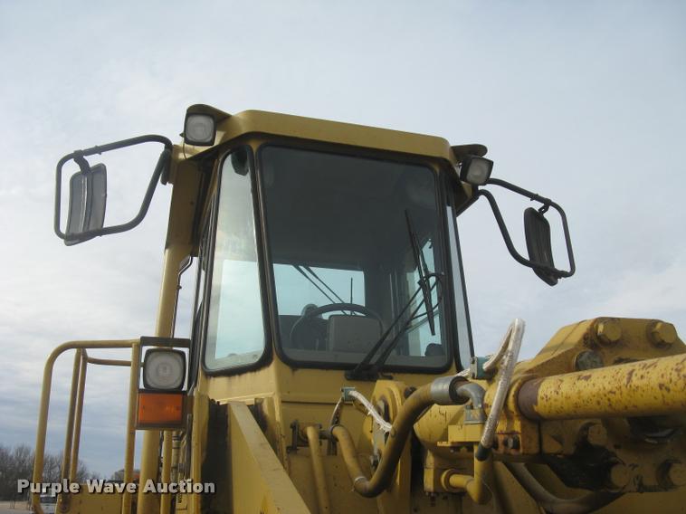 image for item L3927 1992 Caterpillar 950F wheel loader