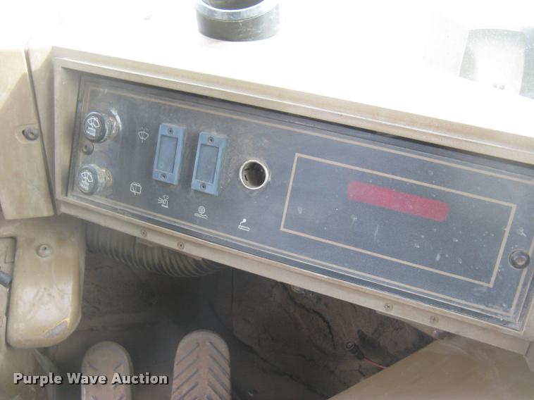 image for item L3927 1992 Caterpillar 950F wheel loader