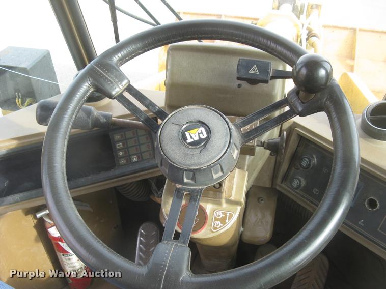 image for item L3927 1992 Caterpillar 950F wheel loader