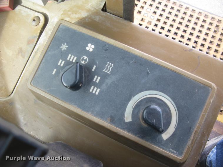 image for item L3927 1992 Caterpillar 950F wheel loader