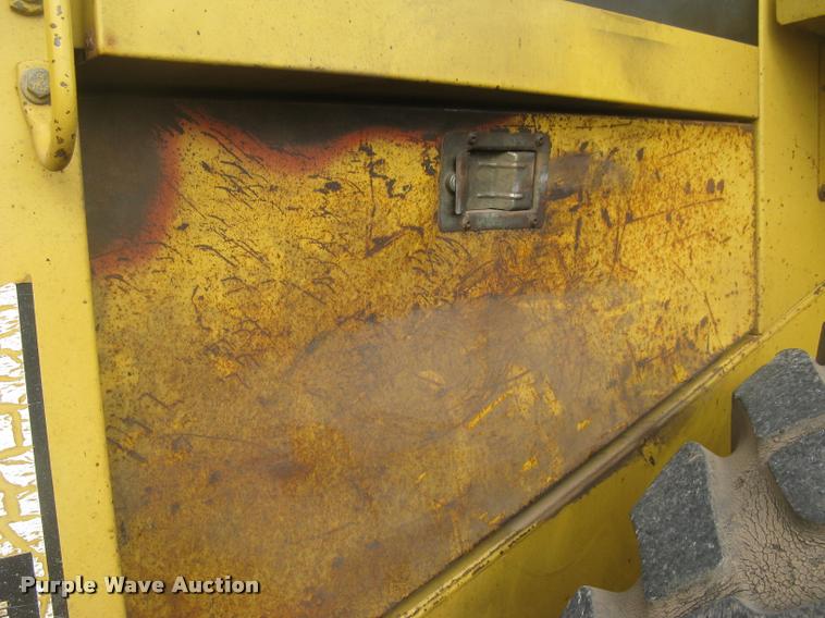 image for item L3927 1992 Caterpillar 950F wheel loader