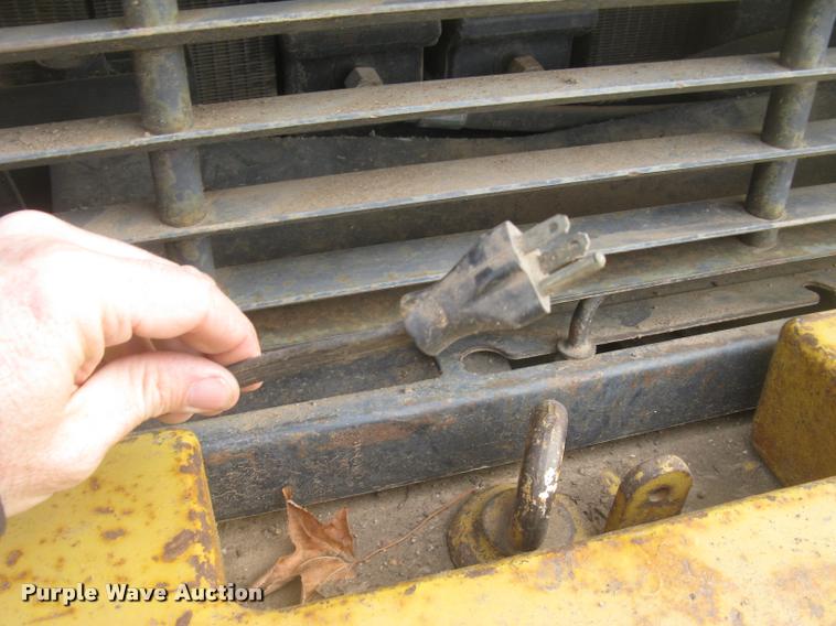 image for item L3927 1992 Caterpillar 950F wheel loader