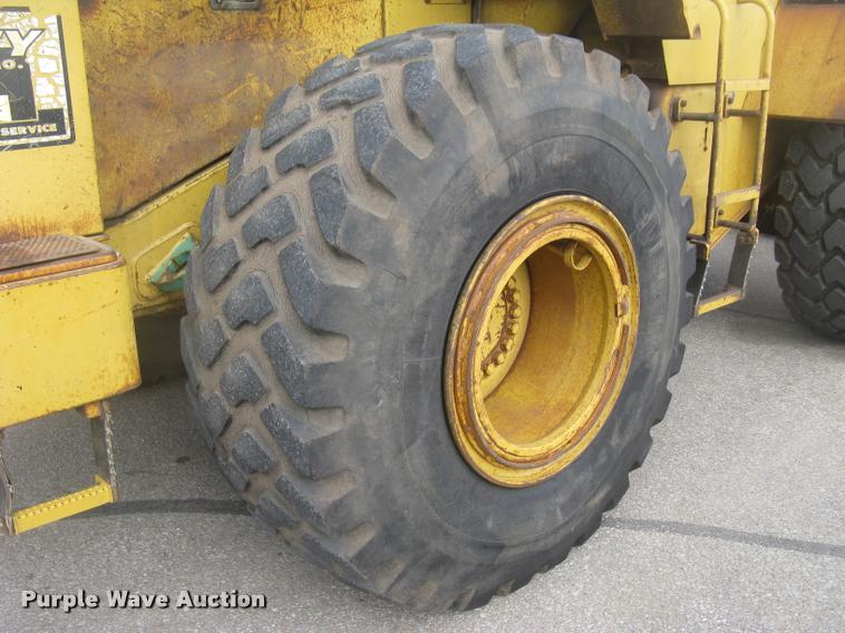 image for item L3927 1992 Caterpillar 950F wheel loader