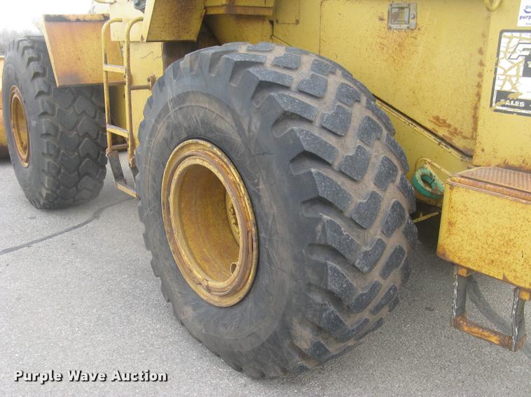 image for item L3927 1992 Caterpillar 950F wheel loader