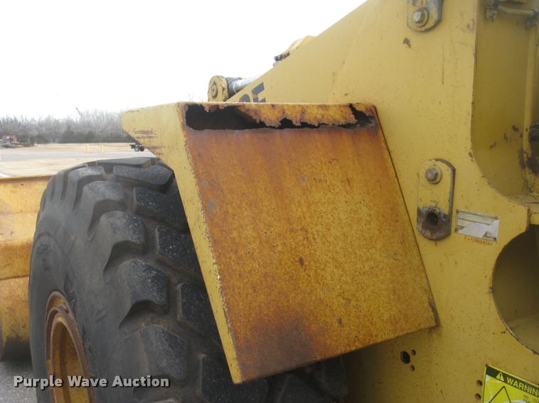 image for item L3927 1992 Caterpillar 950F wheel loader