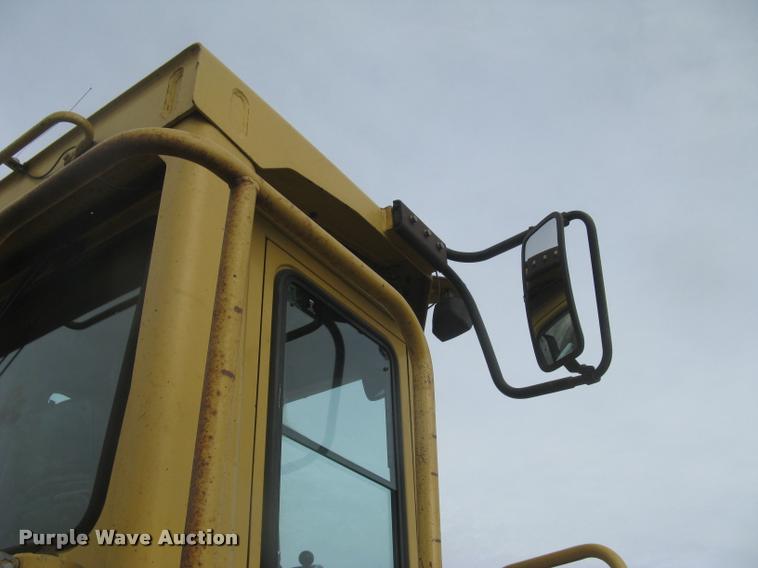 image for item L3927 1992 Caterpillar 950F wheel loader