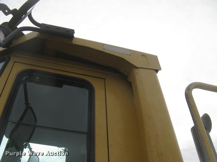 image for item L3927 1992 Caterpillar 950F wheel loader