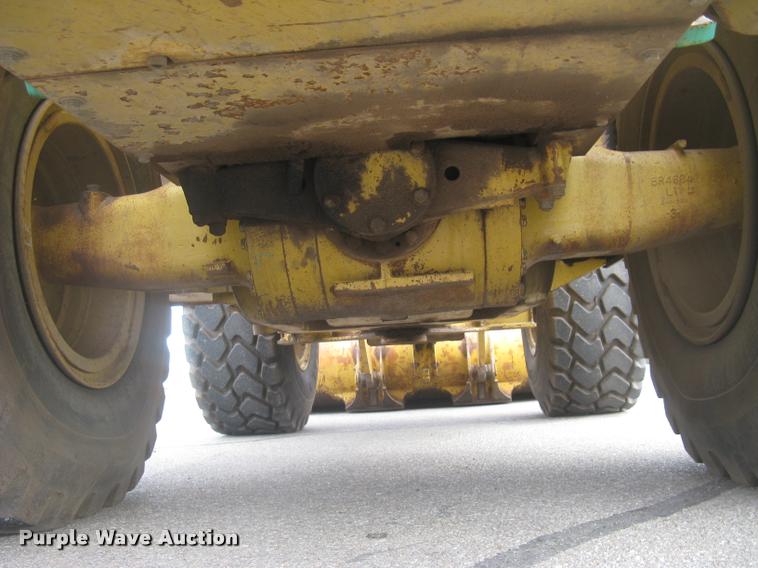 image for item L3927 1992 Caterpillar 950F wheel loader