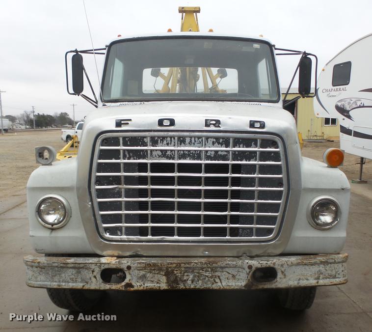 image for item L4183 1972 Ford digger derrick truck
