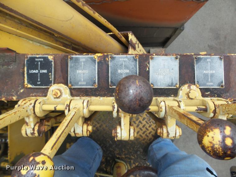 image for item L4183 1972 Ford digger derrick truck