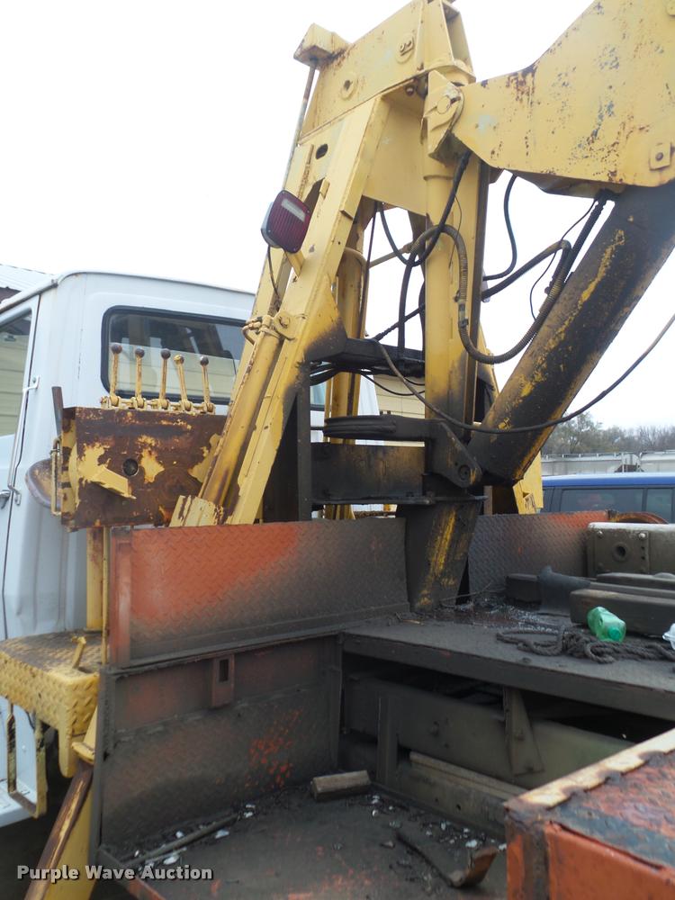 image for item L4183 1972 Ford digger derrick truck