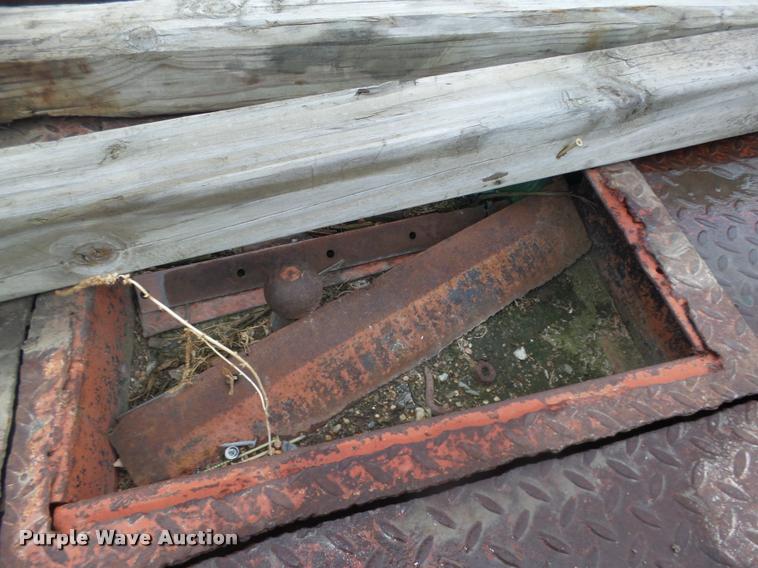 image for item L4183 1972 Ford digger derrick truck