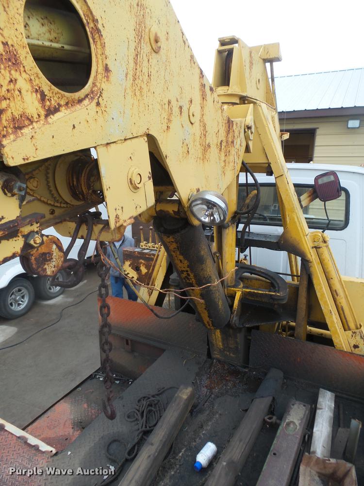 image for item L4183 1972 Ford digger derrick truck