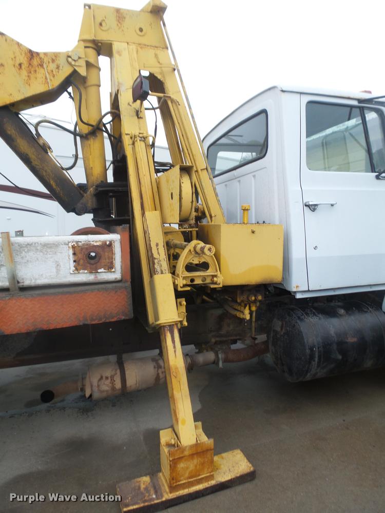 image for item L4183 1972 Ford digger derrick truck