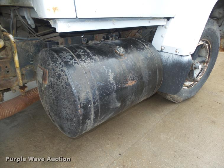 image for item L4183 1972 Ford digger derrick truck