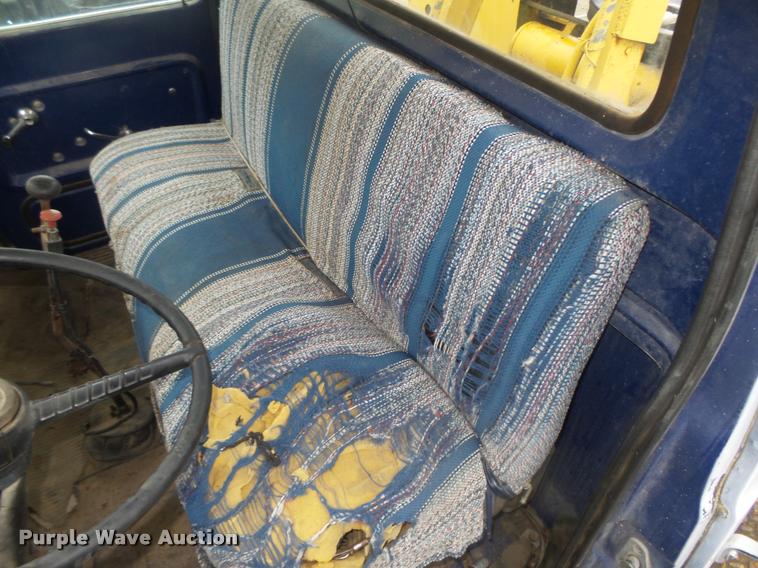 image for item L4183 1972 Ford digger derrick truck