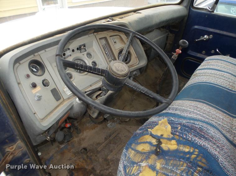 image for item L4183 1972 Ford digger derrick truck