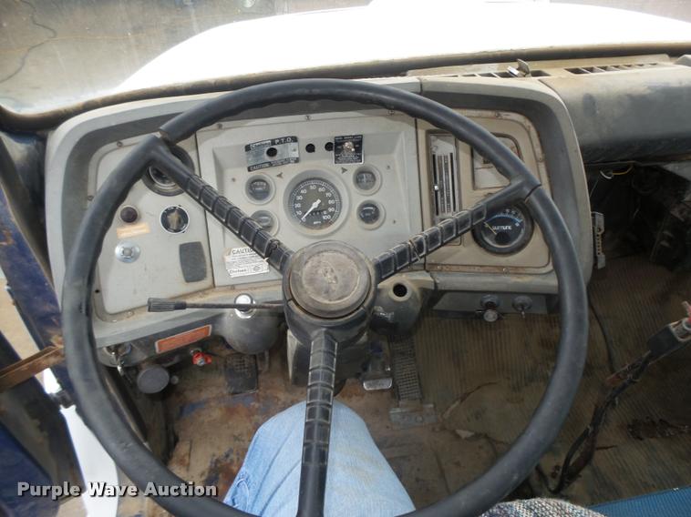 image for item L4183 1972 Ford digger derrick truck