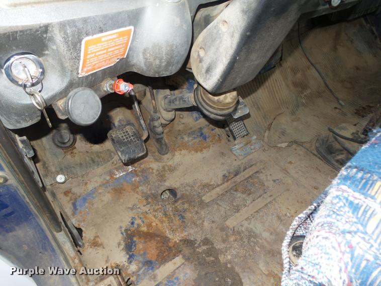 image for item L4183 1972 Ford digger derrick truck