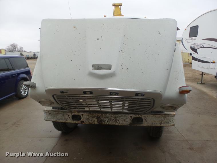 image for item L4183 1972 Ford digger derrick truck