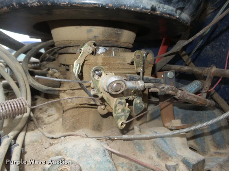 image for item L4183 1972 Ford digger derrick truck