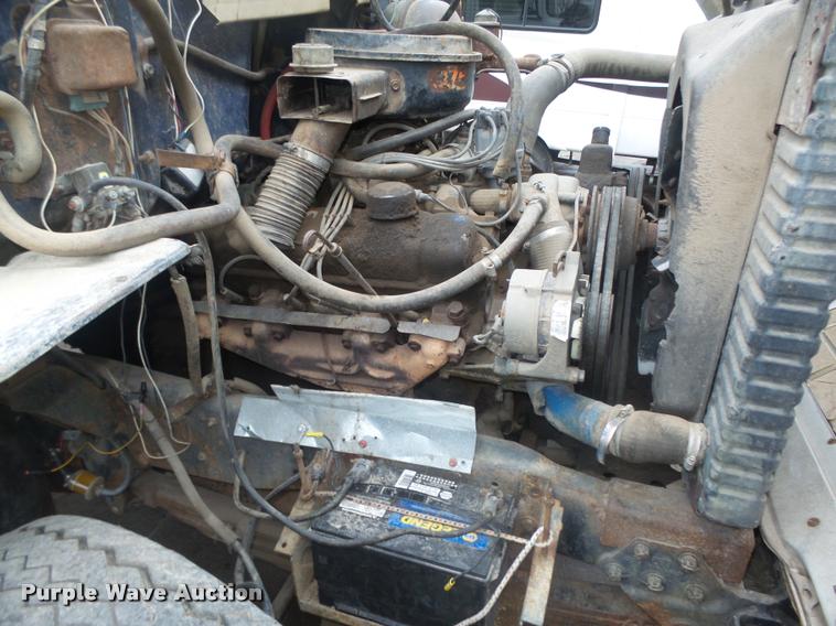 image for item L4183 1972 Ford digger derrick truck