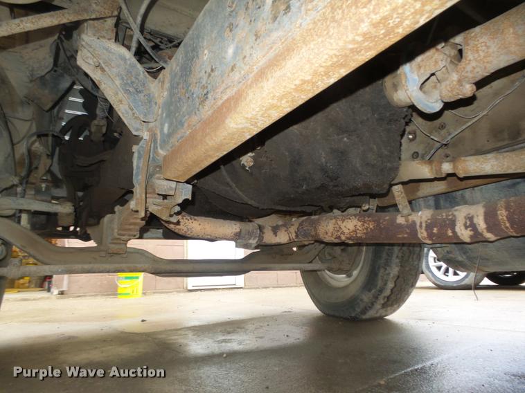 image for item L4183 1972 Ford digger derrick truck